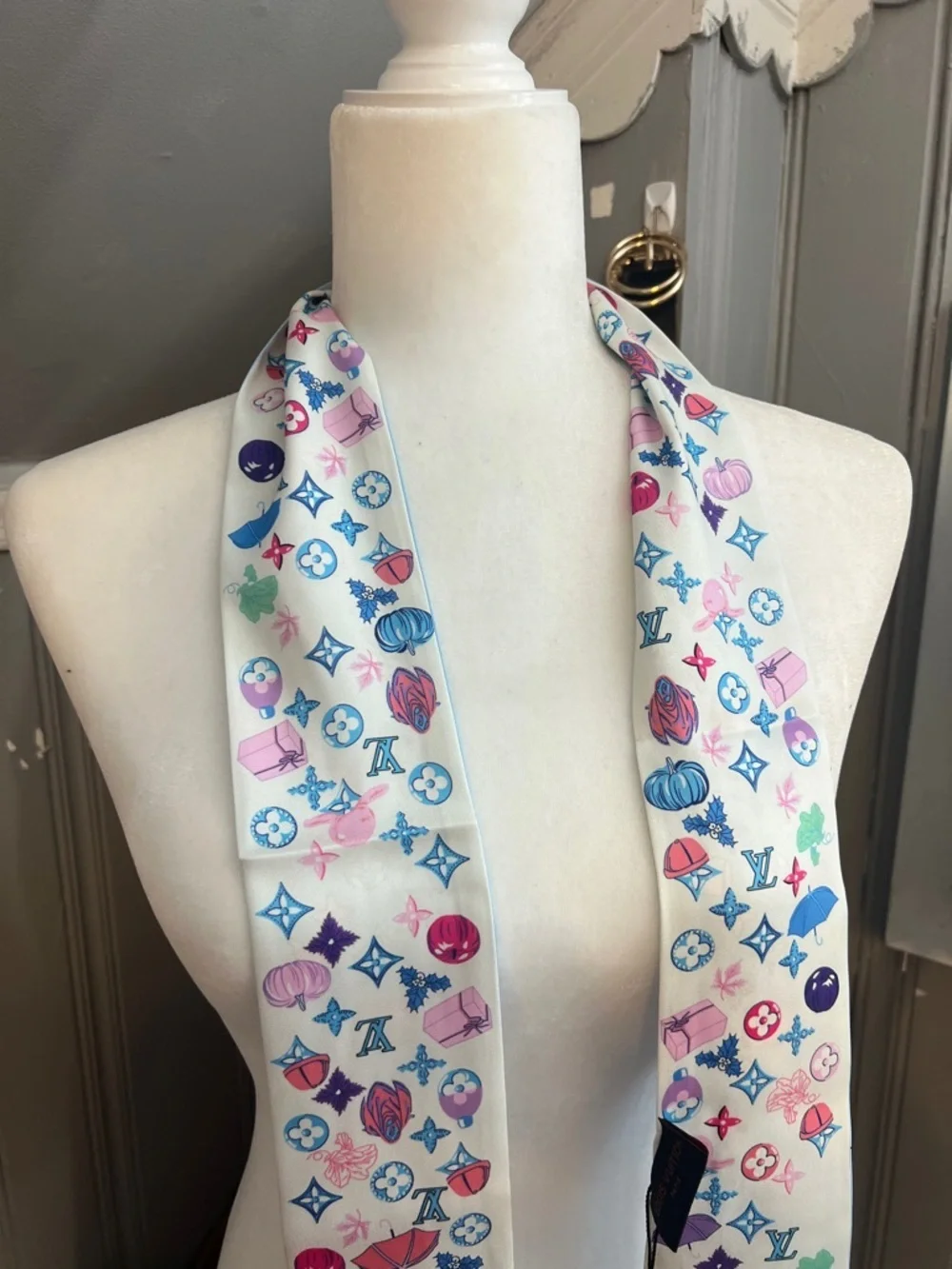 1428. Light Blue, Pink & White Double Sided 100% Silk Fashion Scarf or Twilly.